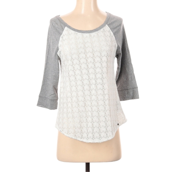 Abercrombie & Fitch Tops - Abercrombie Fitch Top Womens Size XS White 3/4 Sleeve Scoop Neck Crochet Shirt